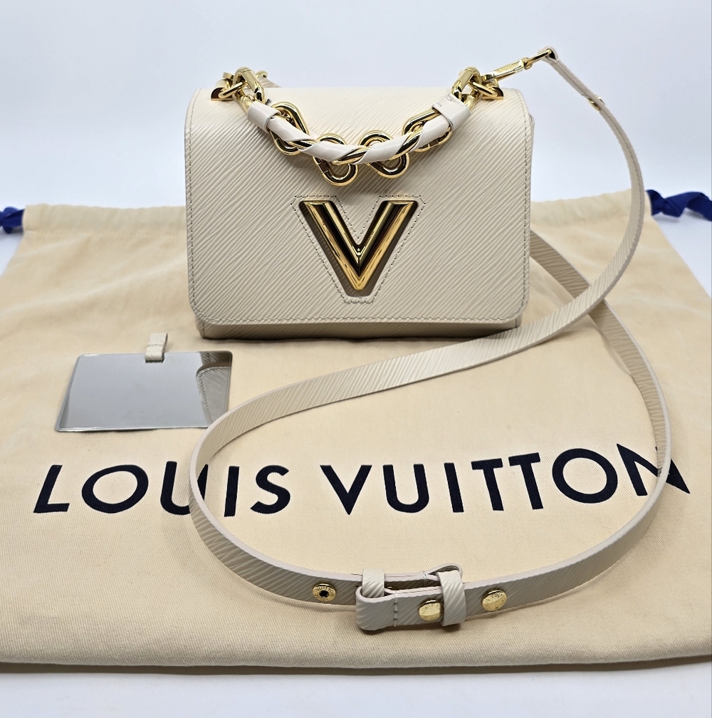Louis Vuitton EPI Leather Twist PM